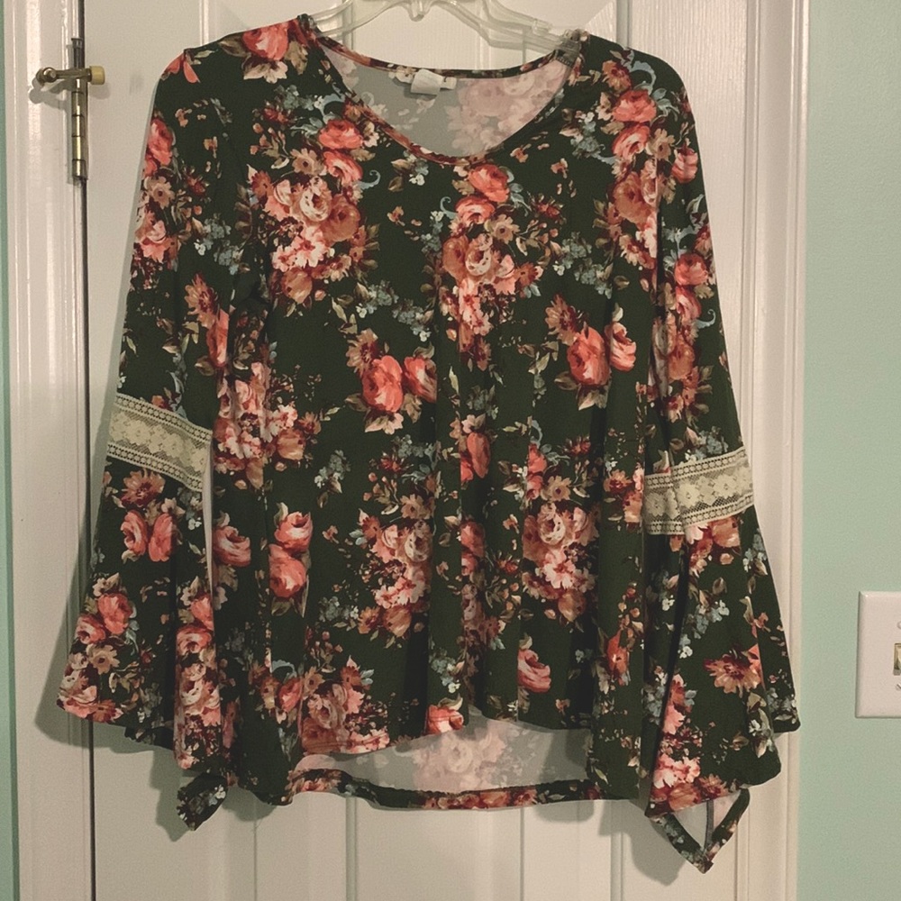 Long sleeve floral shirt size medium